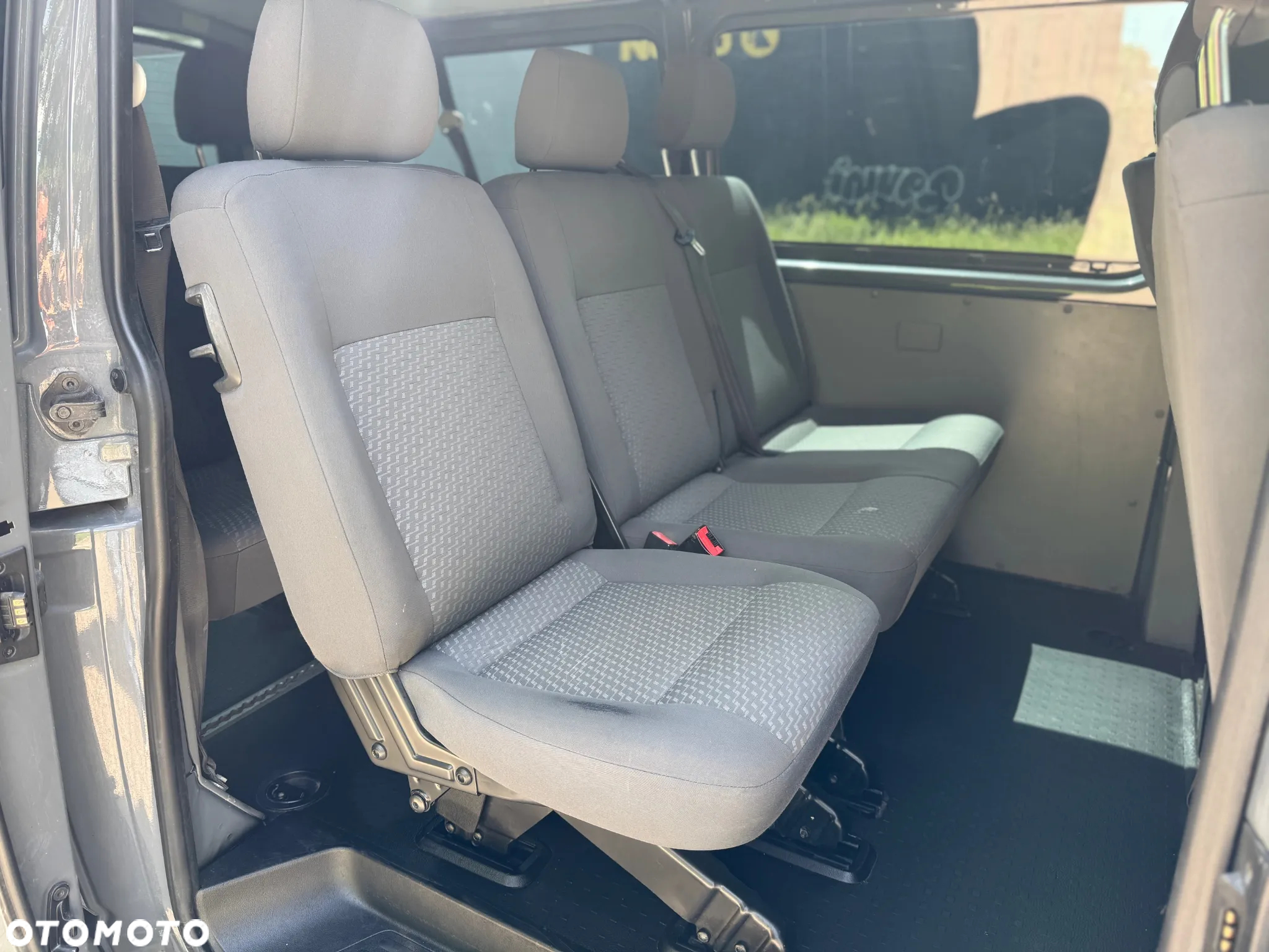 Volkswagen Transporter T5 TDI L2H2 - 11
