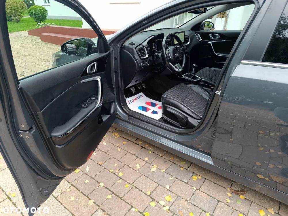 Kia Ceed 1.6 CRDi SCR L Business Line Plus - 23