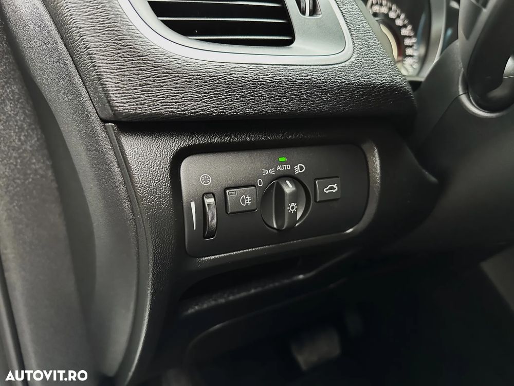 Volvo V40 D2 Geartronic Summum - 13