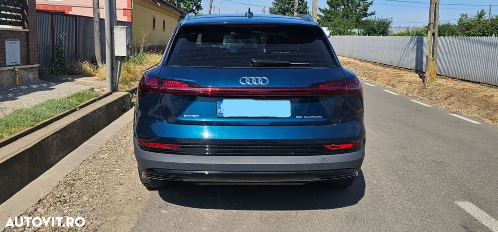 Audi e-tron quattro S - 4