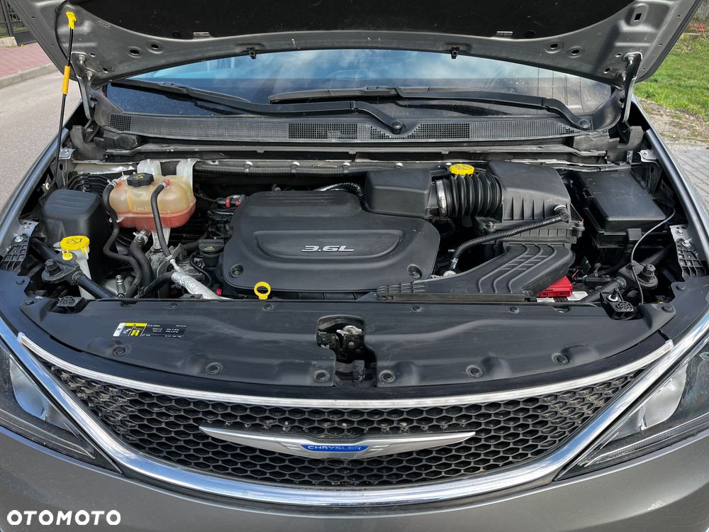 Chrysler Pacifica - 10