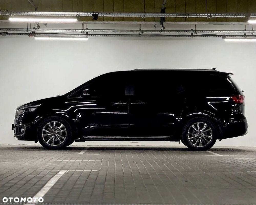 Kia Carnival - 4