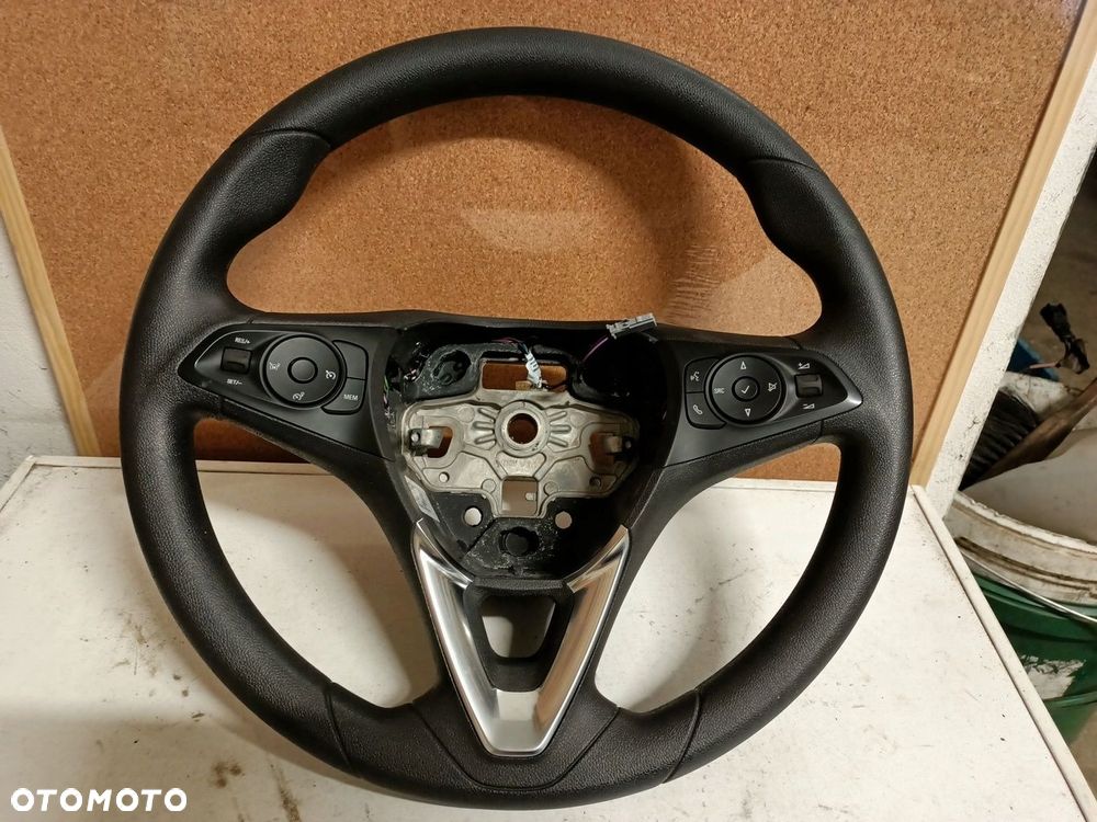 KIEROWNICA OPEL CROSSLAND X 39172768