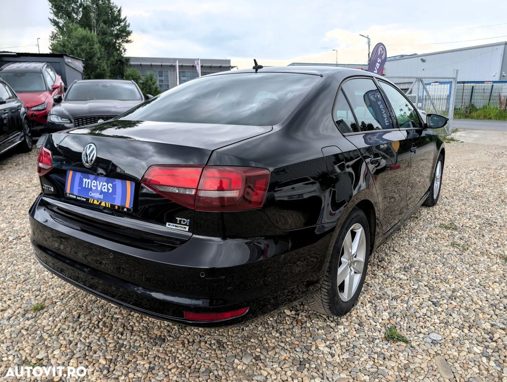 Volkswagen Jetta 2.0 TDI DSG Comfortline - 6