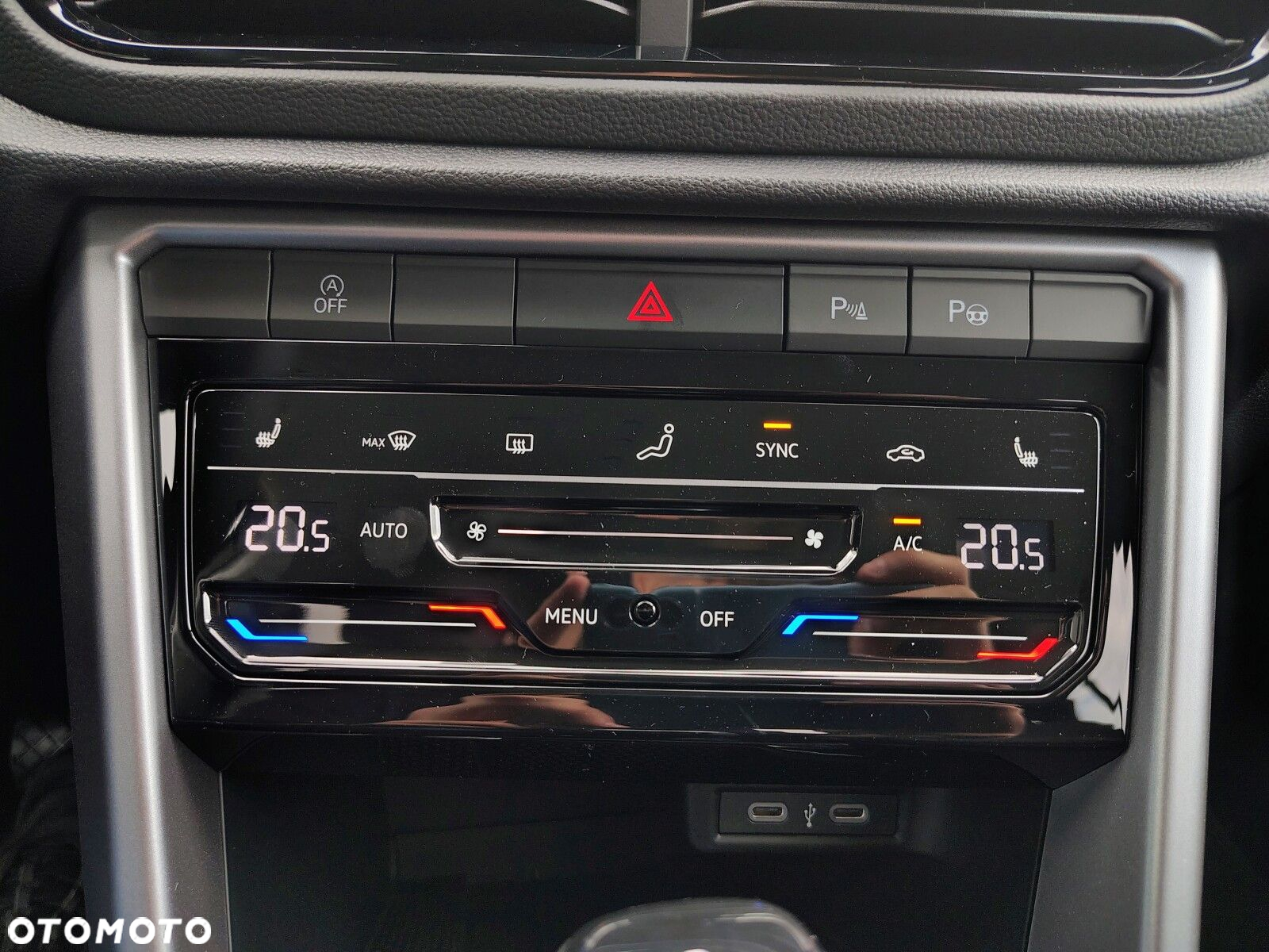 Volkswagen T-Roc - 16