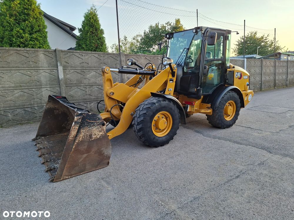 Caterpillar CAT 906 M - 1
