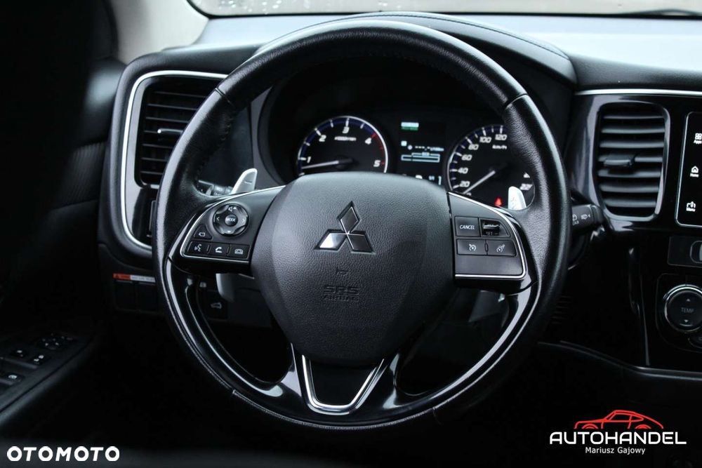 Mitsubishi Outlander - 8