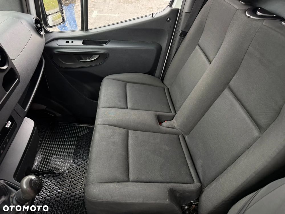 Mercedes-Benz Sprinter - 15