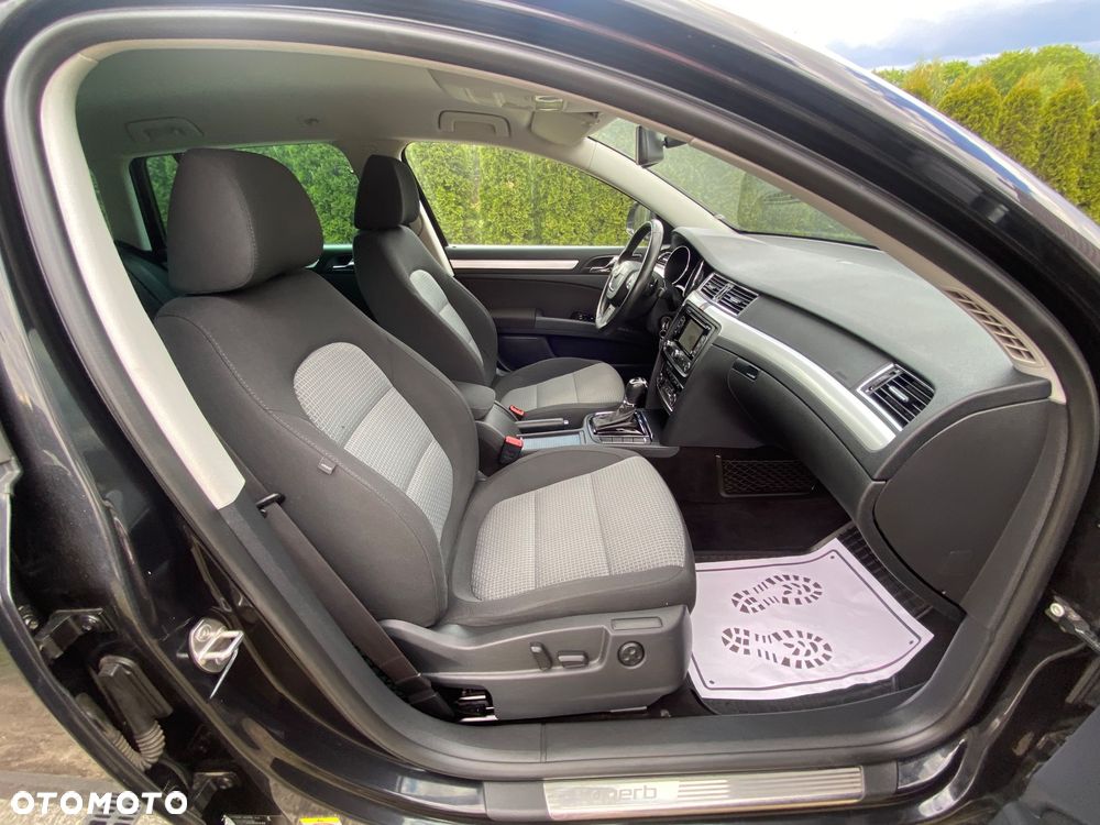Skoda Superb 2.0 TDI DSG Exclusive - 35