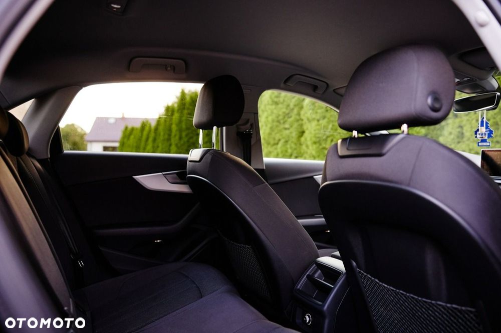 Audi A4 Limousine - 32