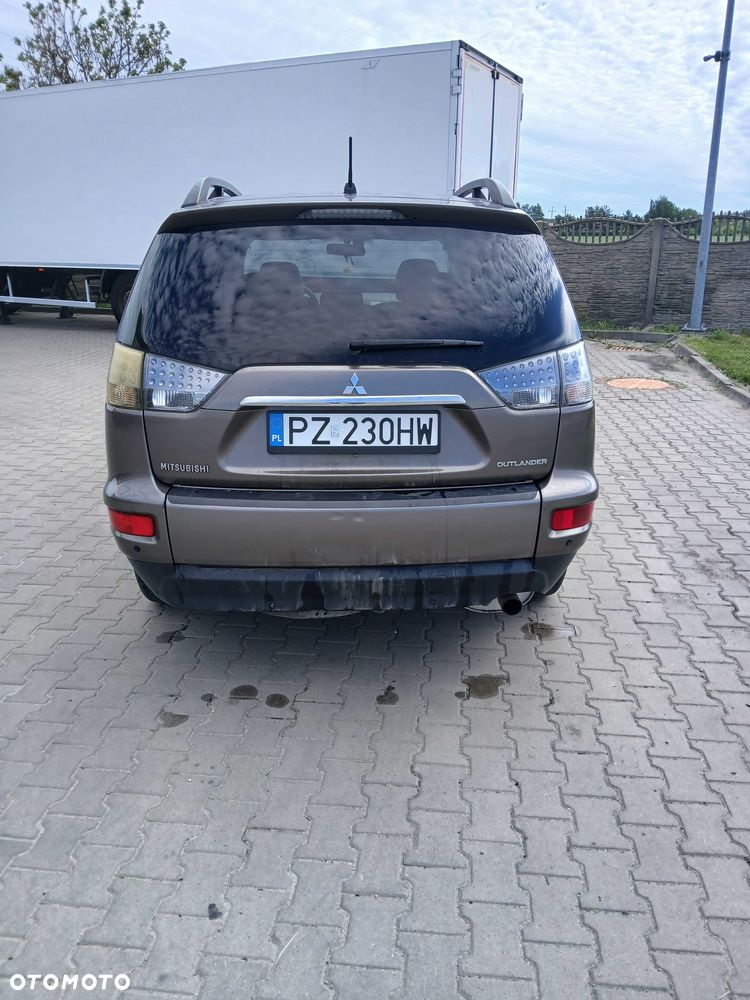Mitsubishi Outlander - 5