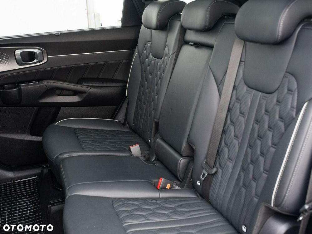 Kia Sorento - 28