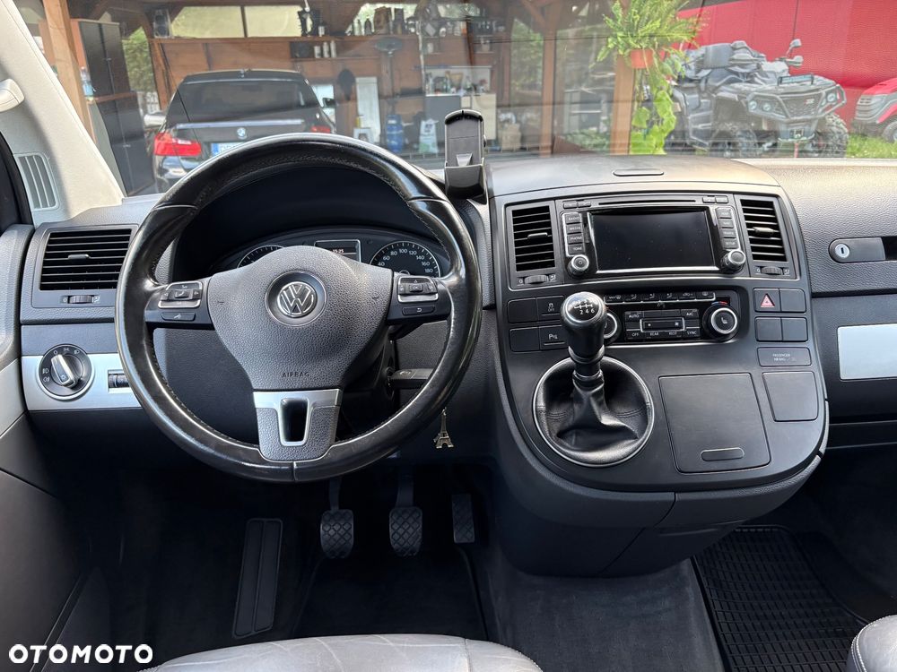 Volkswagen Multivan - 21