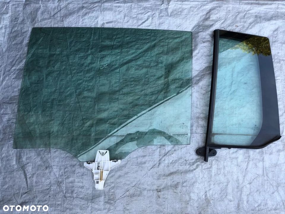 SZYBA DRZWI LEWY TYl touran iii 17r 5t - 1