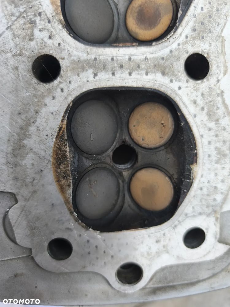 Głowica, zawory Honda CB 750 Boldor - 28