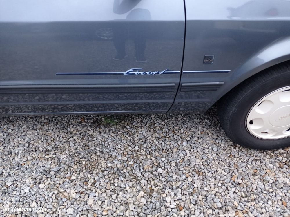 Ford Escort 1.3 CLX Temptation - 9