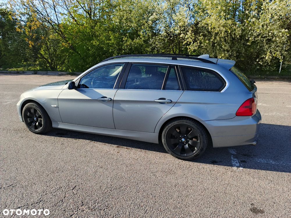 BMW Seria 3 325xi - 2