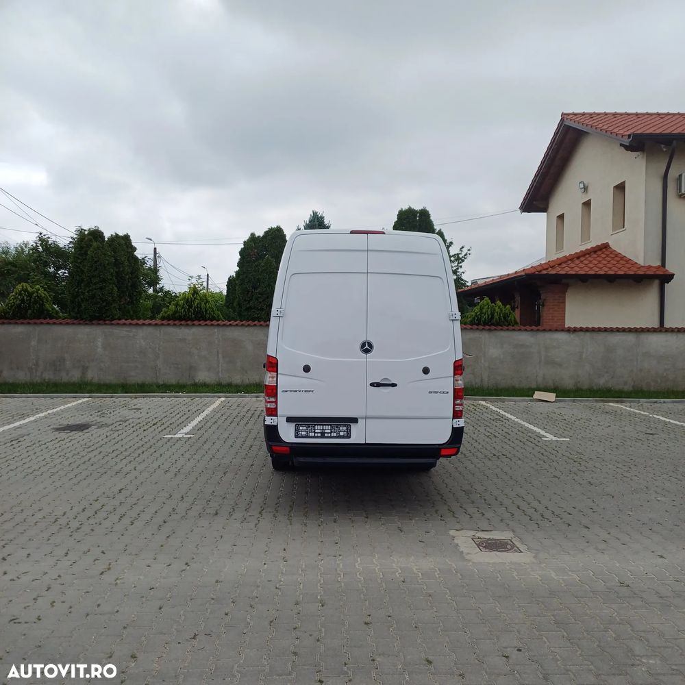 Mercedes-Benz Sprinter - 12
