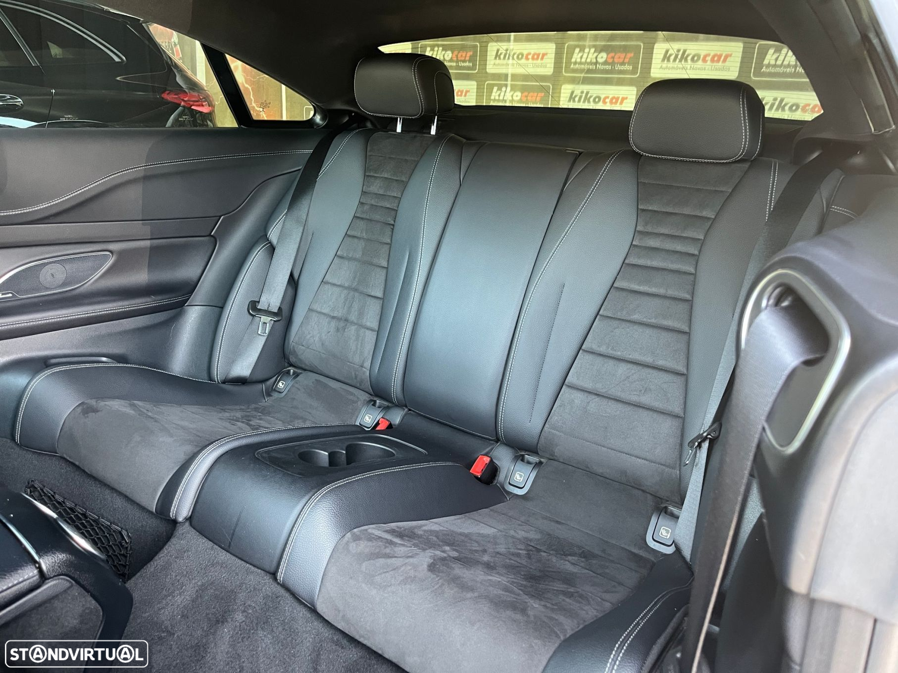 Mercedes-Benz E 220 d Coupe 9G-TRONIC AMG Line - 48