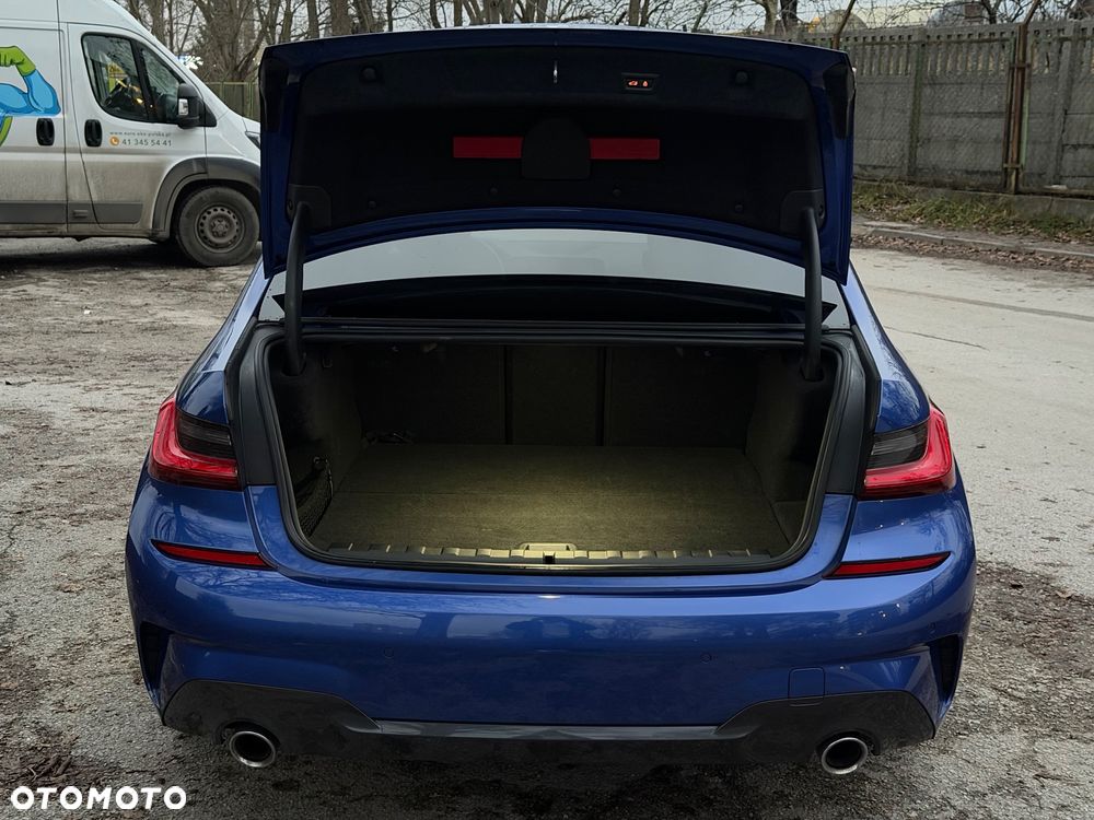 BMW Seria 3 330e Sport Line - 19