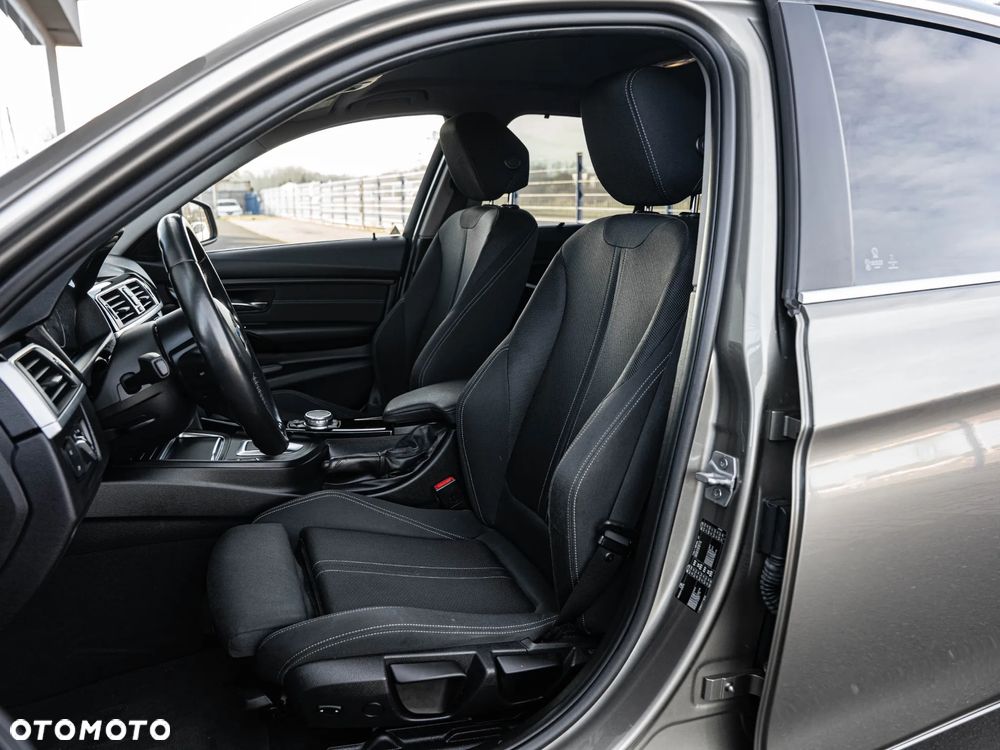 BMW Seria 3 320d Sport-Aut Efficient Dynamics Edition Sport Line - 23