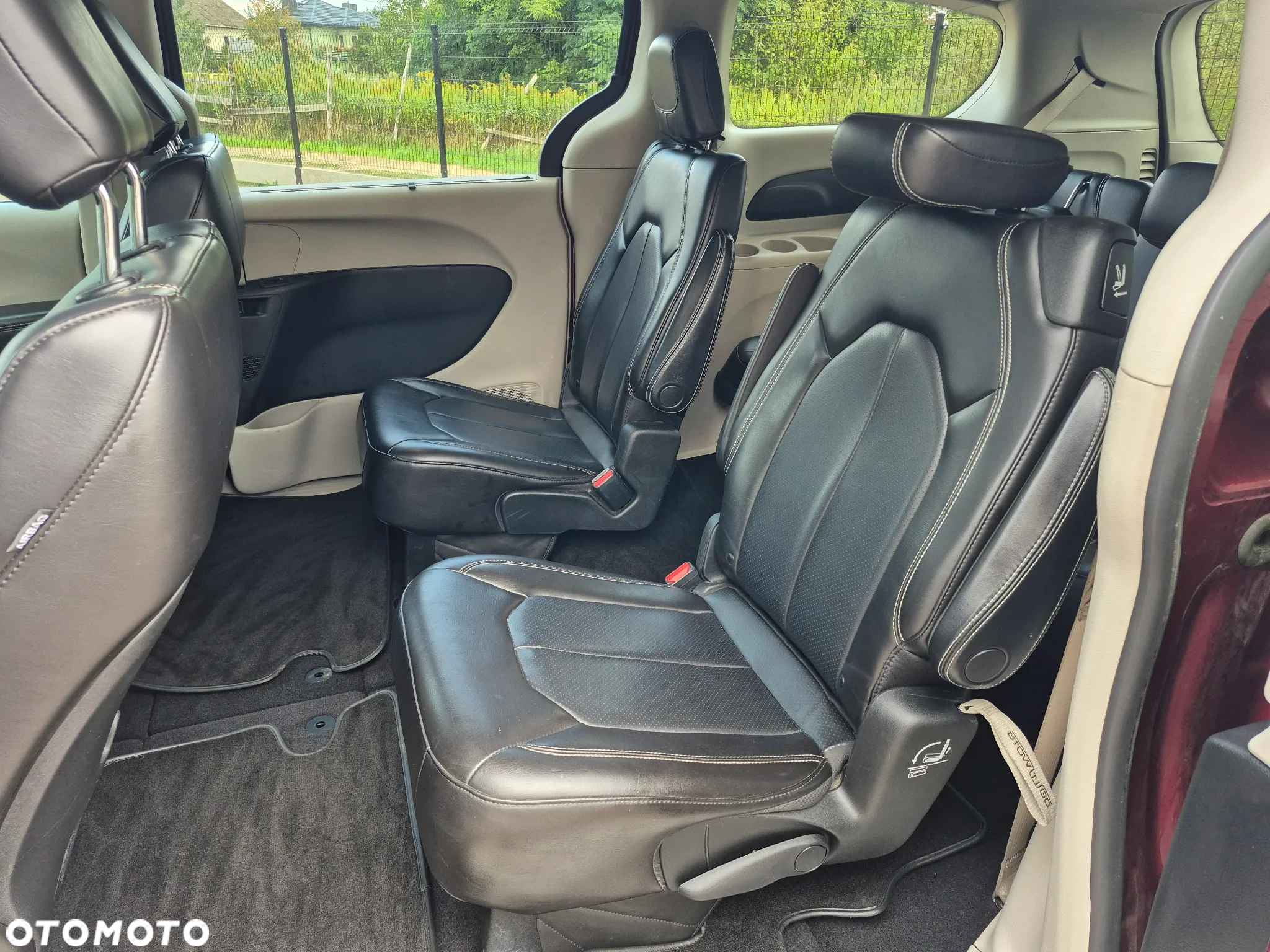Chrysler Pacifica - 6