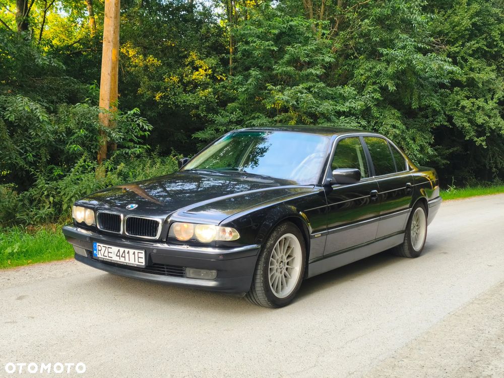 BMW Seria 7 740i - 1