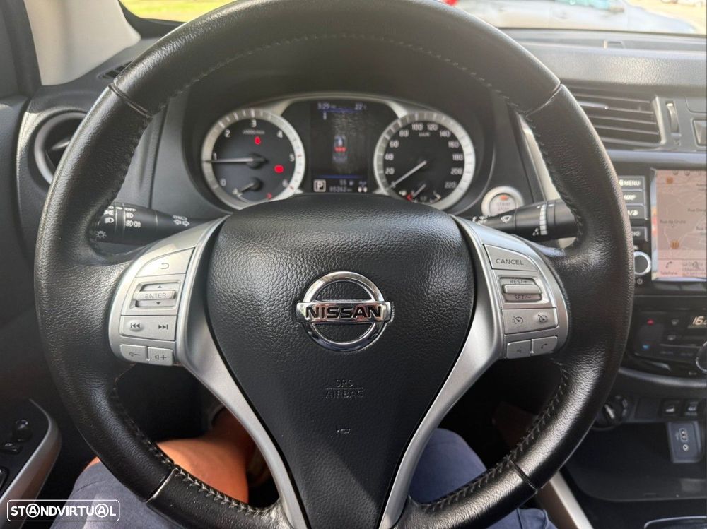 Nissan Navara 2.3 dCi CD 4WD N-Guard Auto - 11