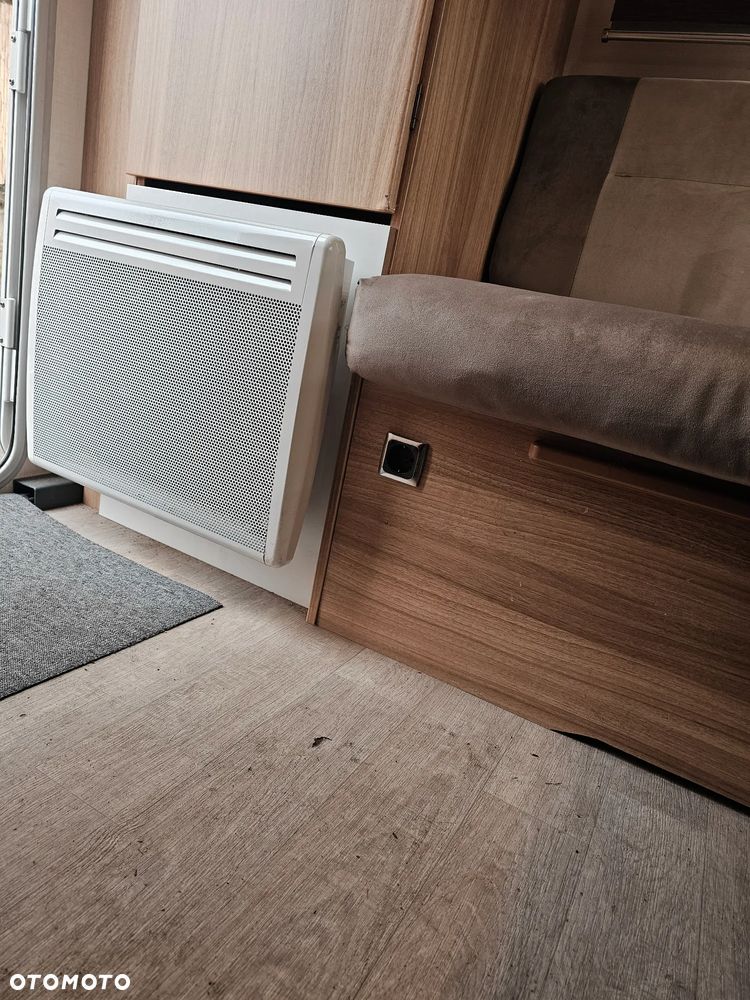 Caravelair WŁĄCZ FILMIK. DMC 1150. ŁÓŻKO MAŁZEŃSKIE, SYPIALNIO JADALNIA. ŁAZIENKA. PIĘKNA. - 23