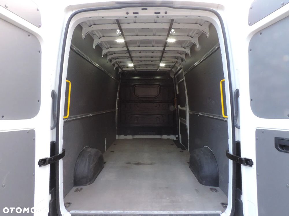 Volkswagen Crafter - 17