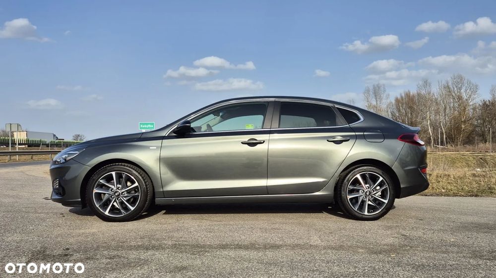 Hyundai i30 ver-1-5-t--gdi-48v-smart-dct - 6