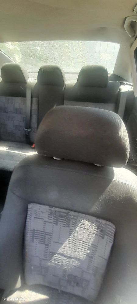 VW Passat 1.9 TDi Confortline - 6