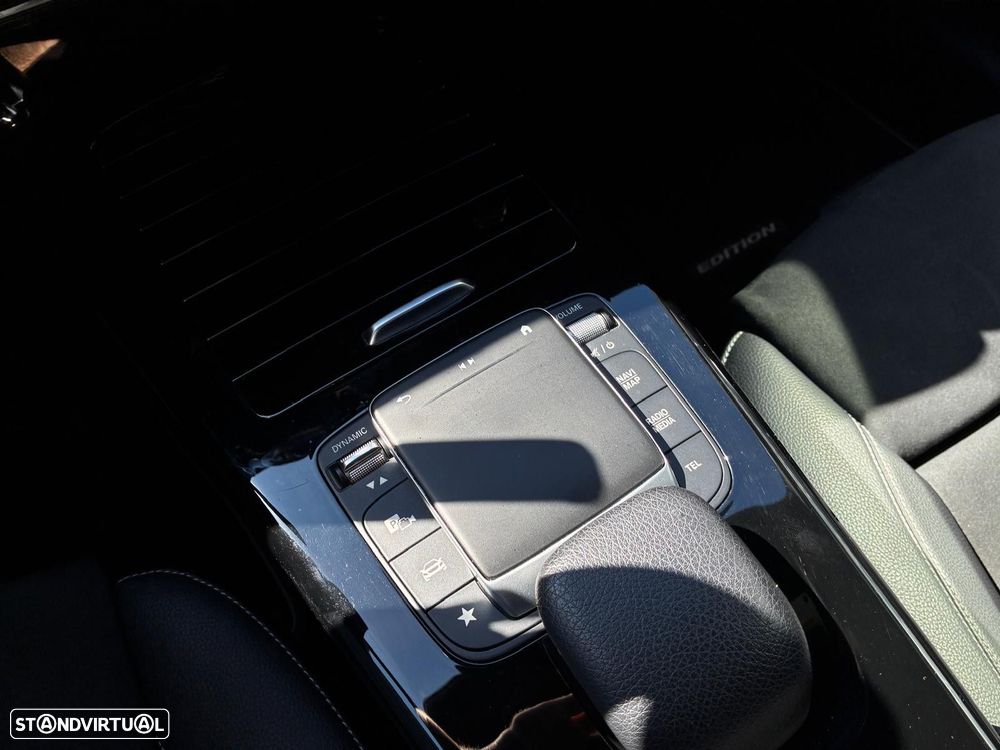 Mercedes-Benz A 250 - 25