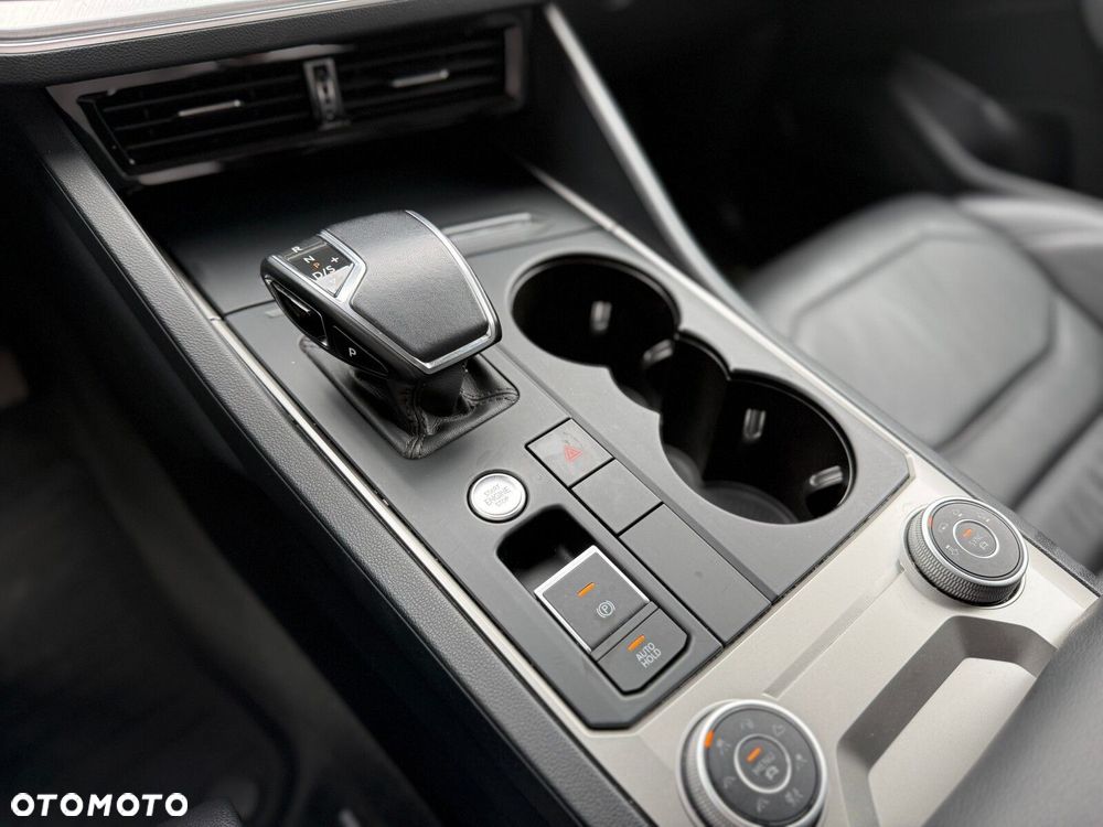 Volkswagen Touareg - 25