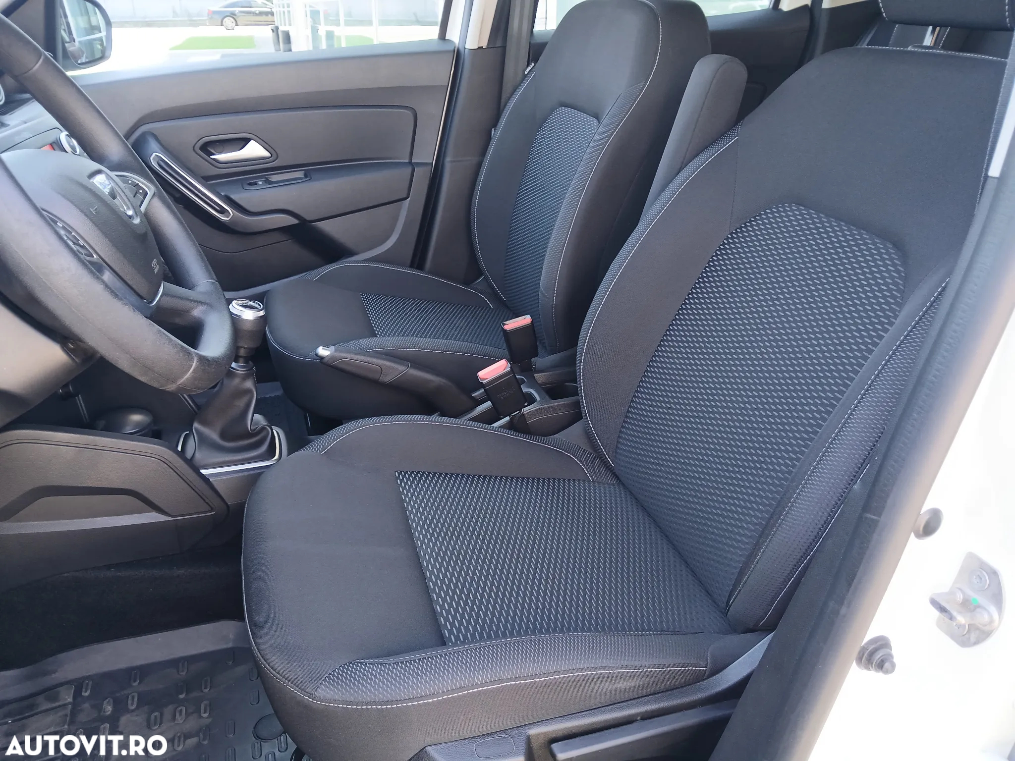 Dacia Duster 1.5 Blue dCi 4WD Comfort - 8