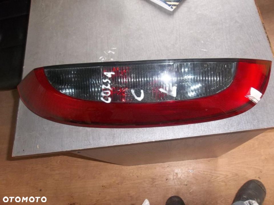 Opel Corsa C lampa tył L - 1
