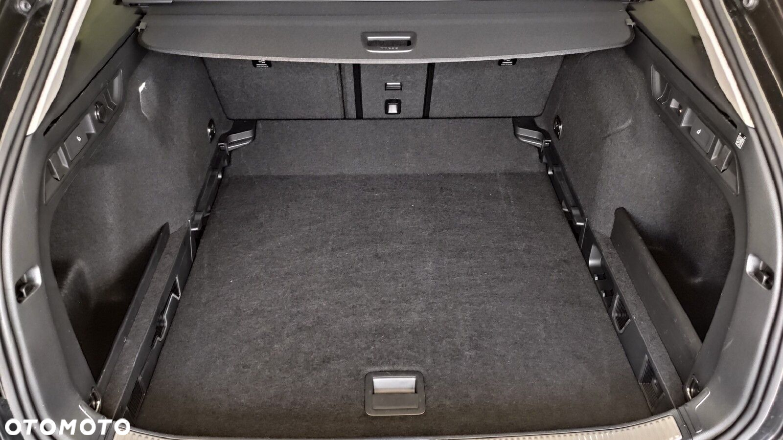 Volkswagen Passat - 12