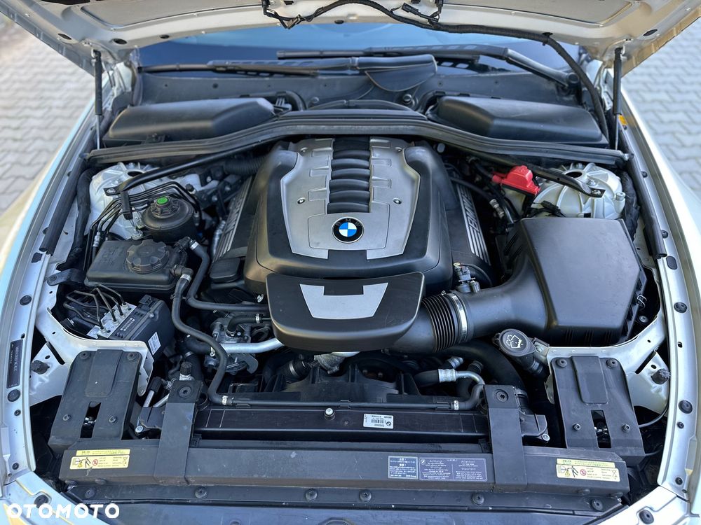 BMW Seria 6 650 i - 7