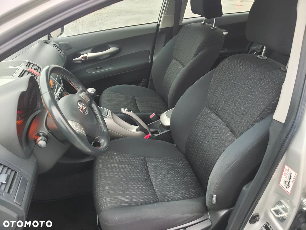 Toyota Auris 1.6 VVT-i Premium - 10