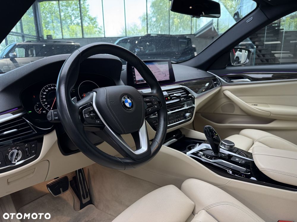 BMW Seria 5 530i xDrive M Sport sport - 10