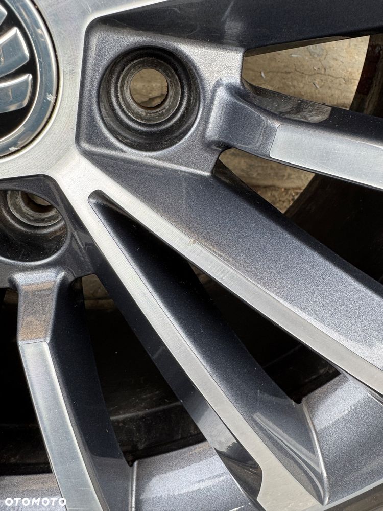 Kompletne opony Skoda Superb 3 Trinity 8x19 5x112 ET44 antracyt Hankook 235/40 R19 - 12