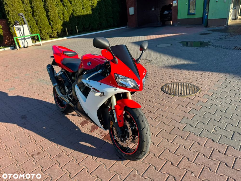 Yamaha R1 - 7