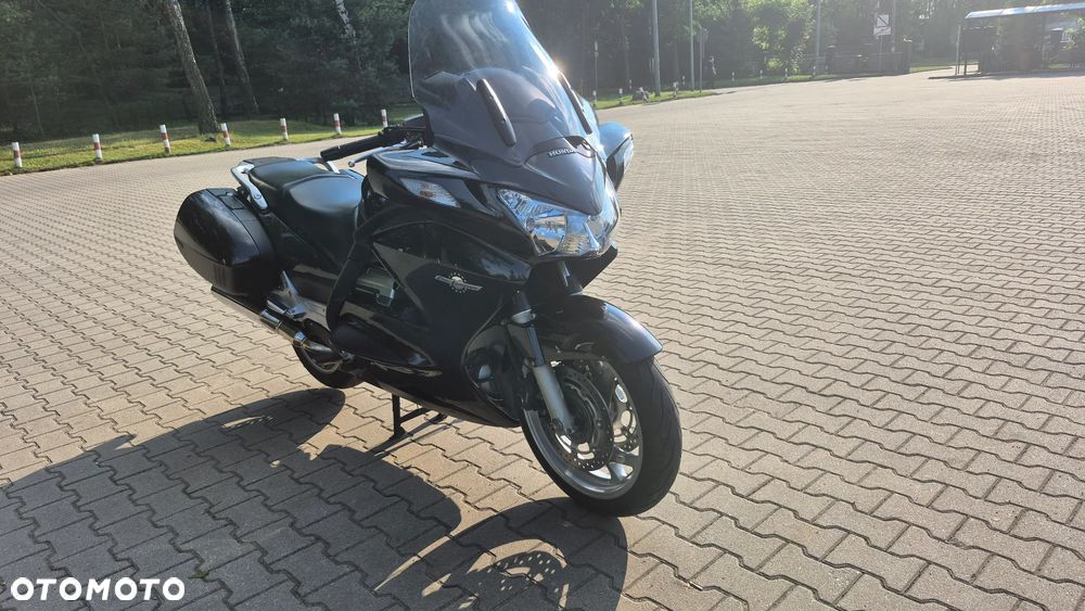 Honda ST - 8