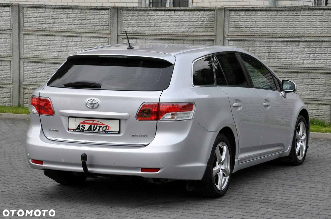 Toyota Avensis Combi 1.6 Sol - 29
