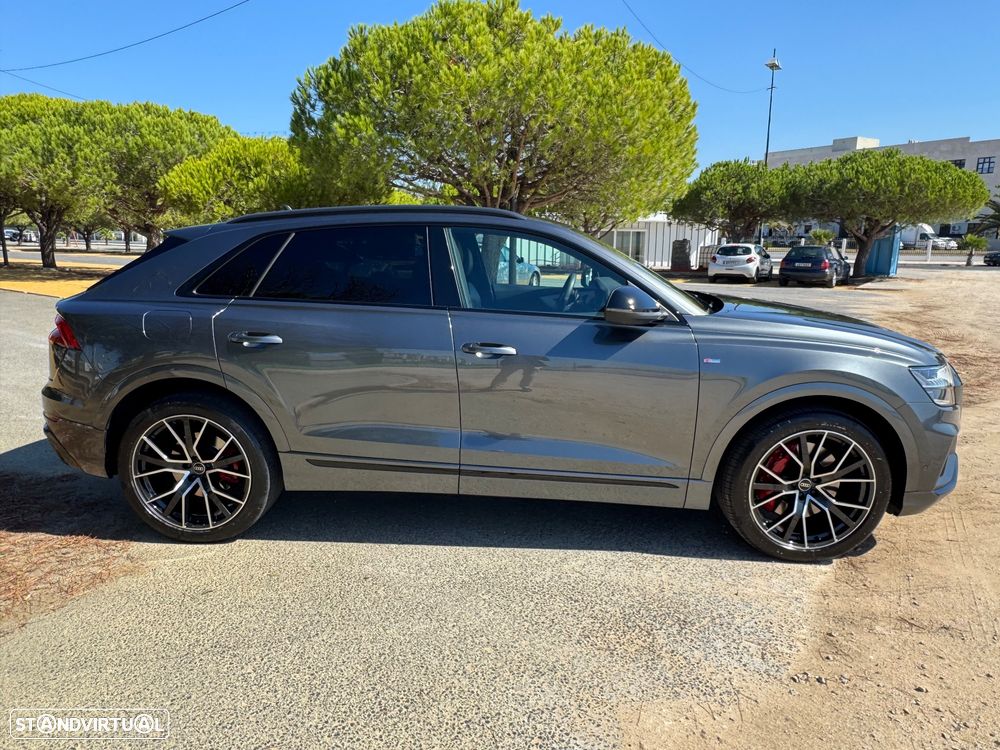 Audi Q8 60 TFSIe quattro S line Tiptronic - 4