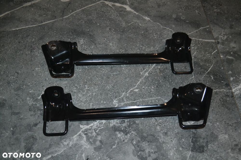 TOYOTA AVENSIS T25 MOCOWANIE FOTELIKA ISOFIX TYŁ P/L KOMPLET