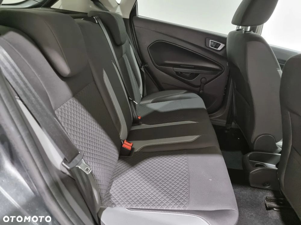 Ford Fiesta - 17