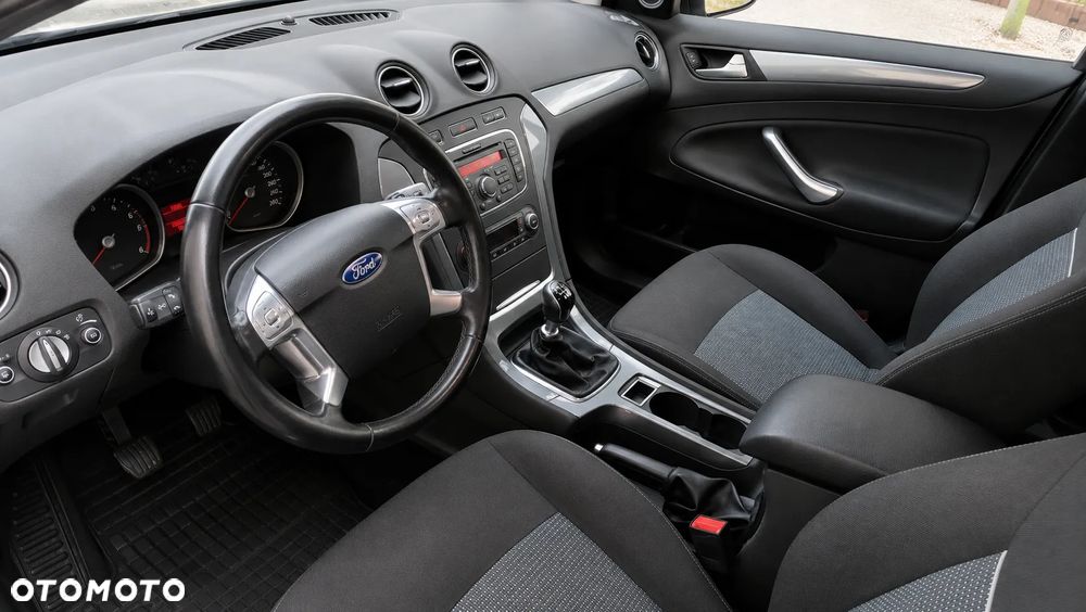 Ford Mondeo 2.0 TDCi Ambiente - 9