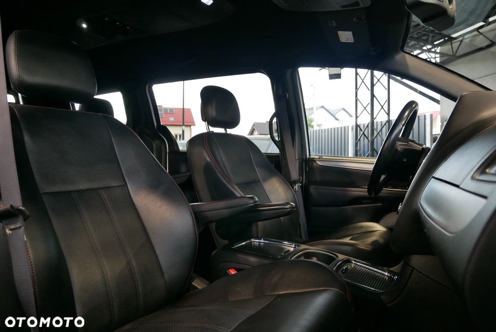 Dodge Grand Caravan - 9