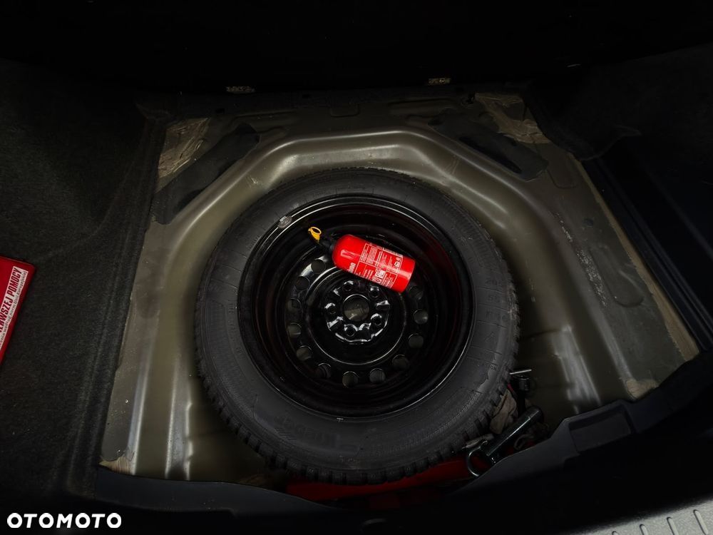 Toyota Corolla - 19